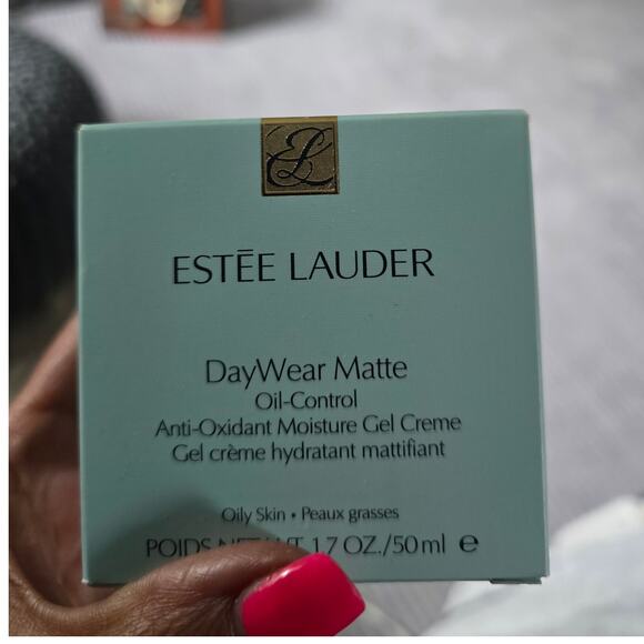 NIB Estee Lauder DayWear Oil-Control Gel Creme Moisturizer-1.7 oz - Picture 2 of 4